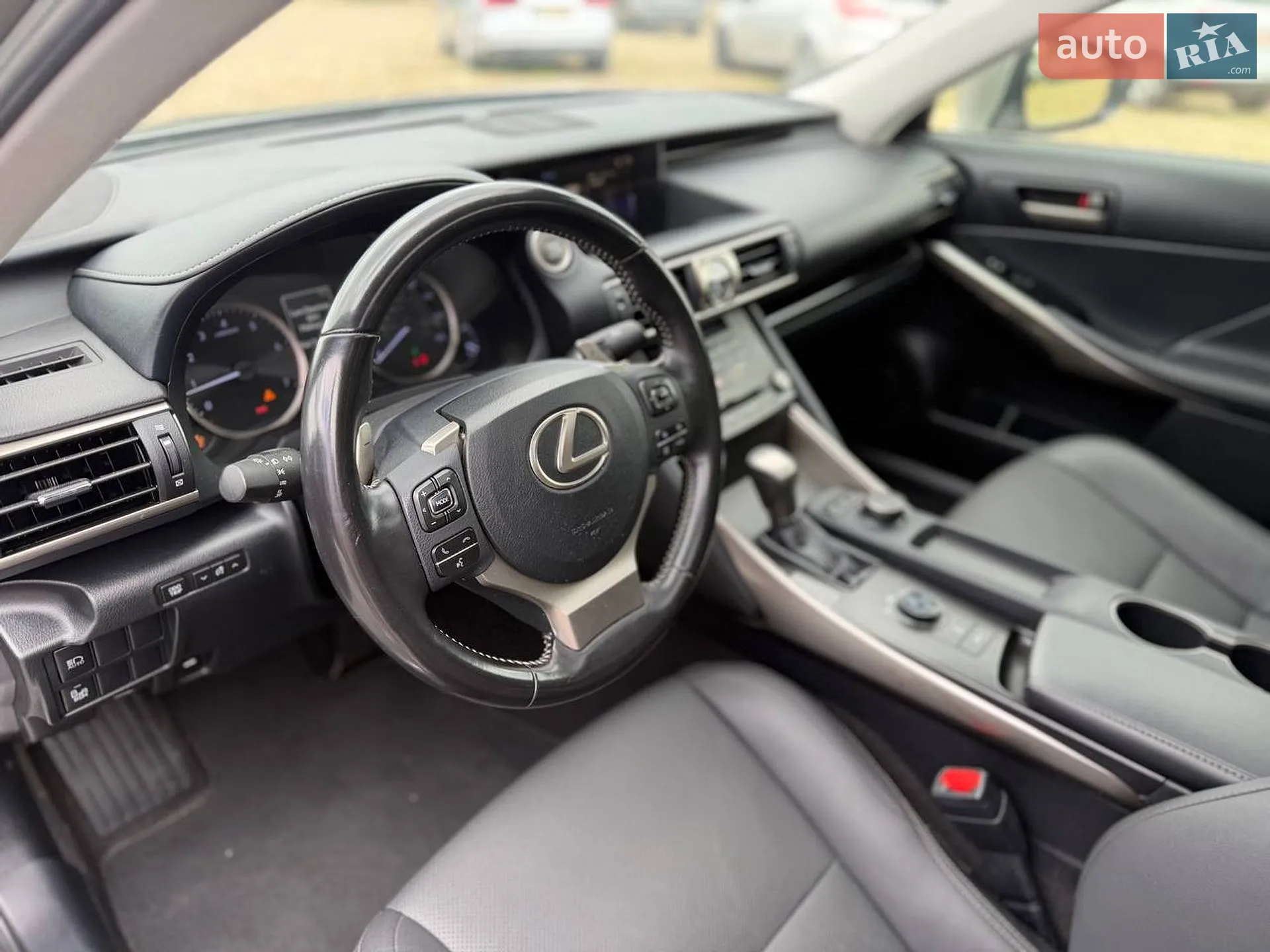2020 Lexus IS - мініатюра 12
