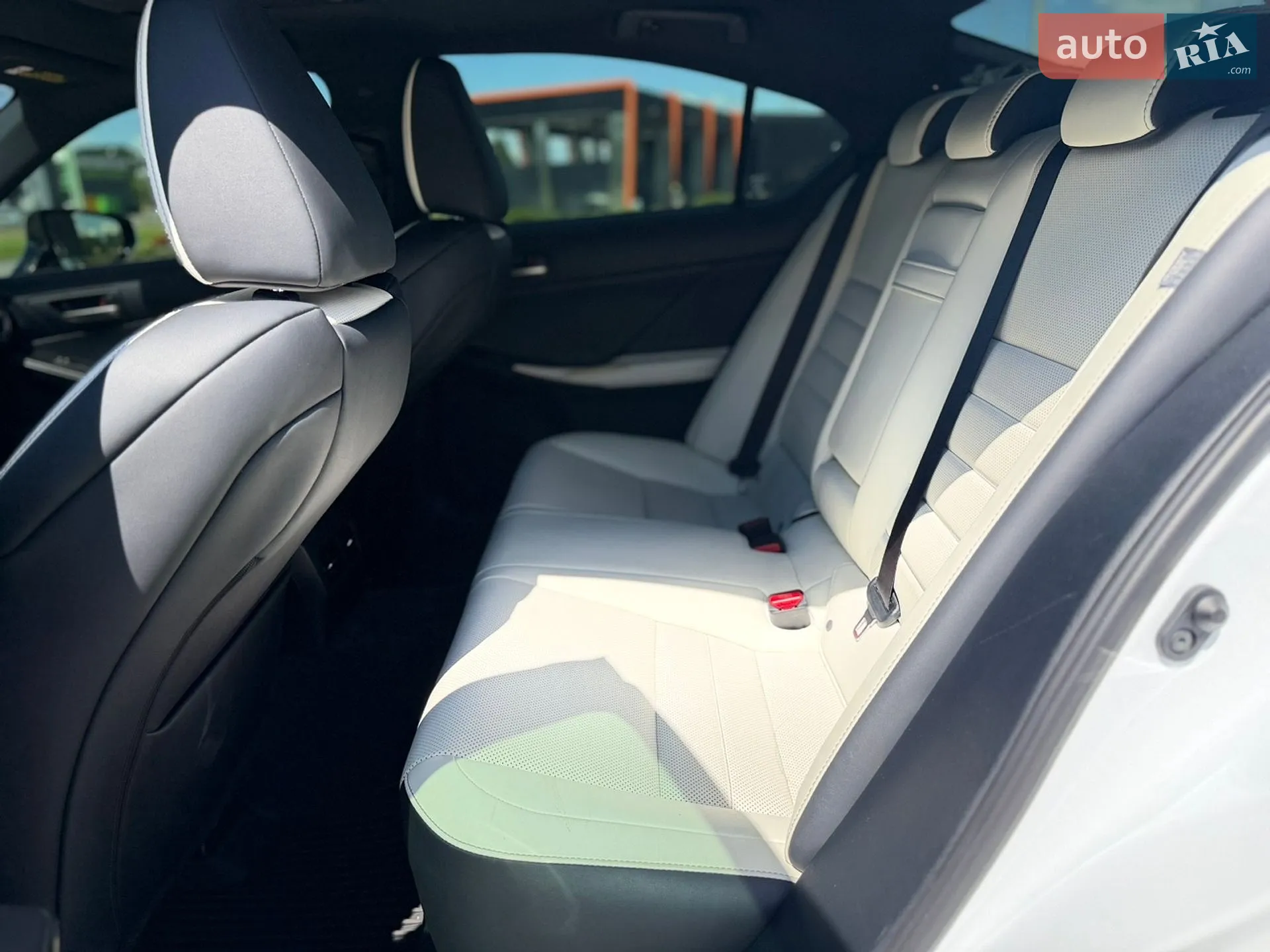 2021 Lexus IS - мініатюра 10