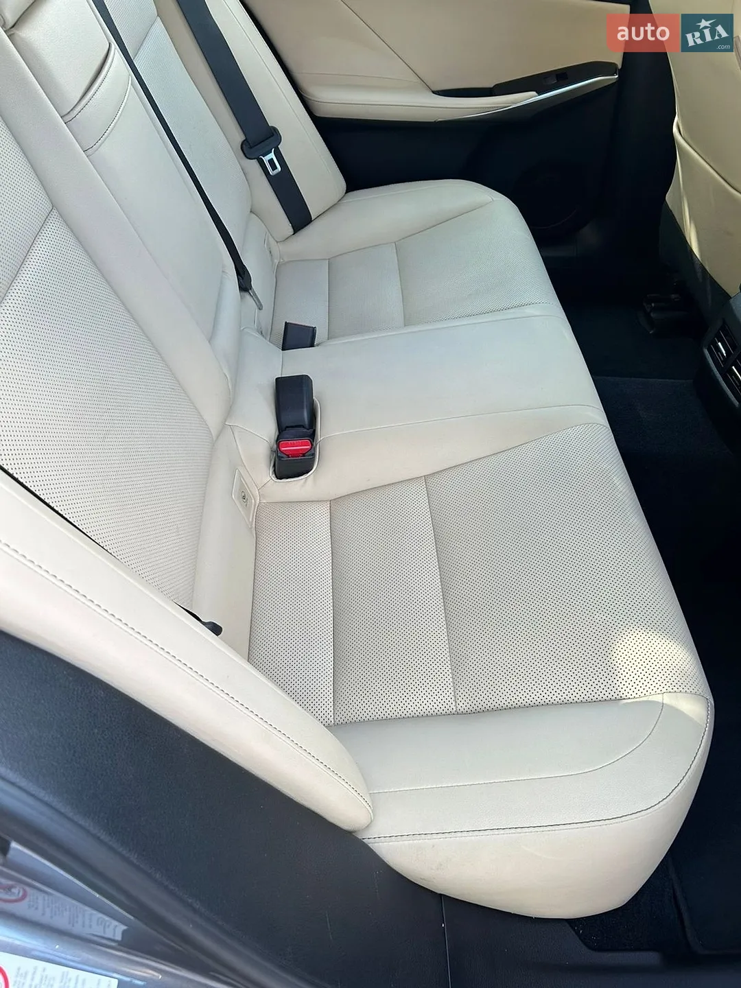 2013 Lexus IS - мініатюра 12