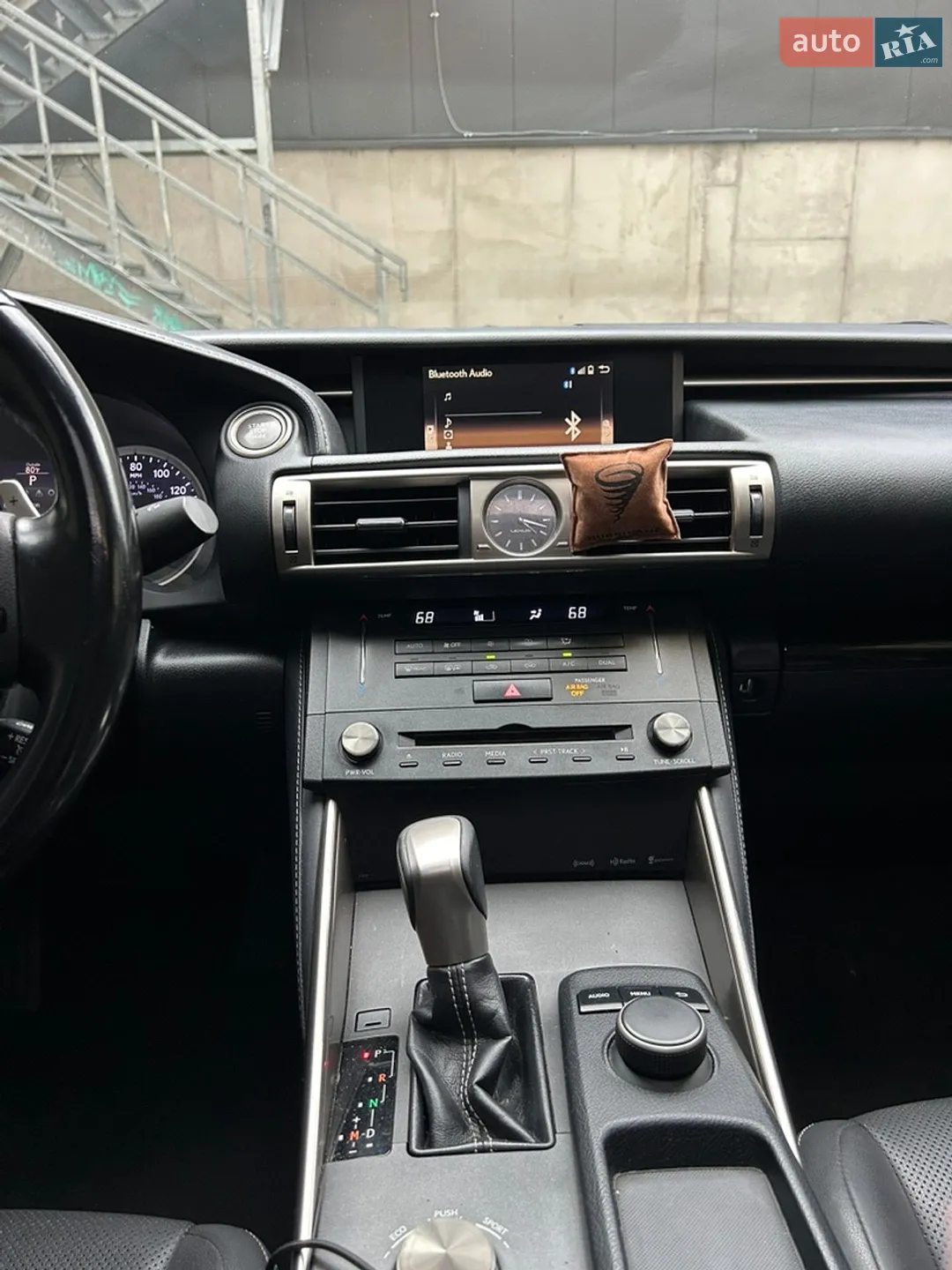2016 Lexus IS - мініатюра 13