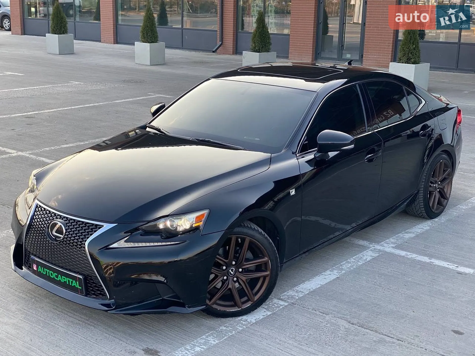 2013 Lexus IS - мініатюра 3