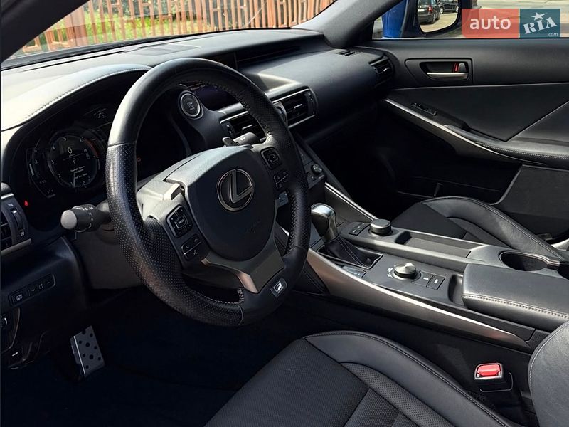 Седан Lexus IS 2019 в Киеве фото 5 Седан Lexus IS 2019 в Киеве