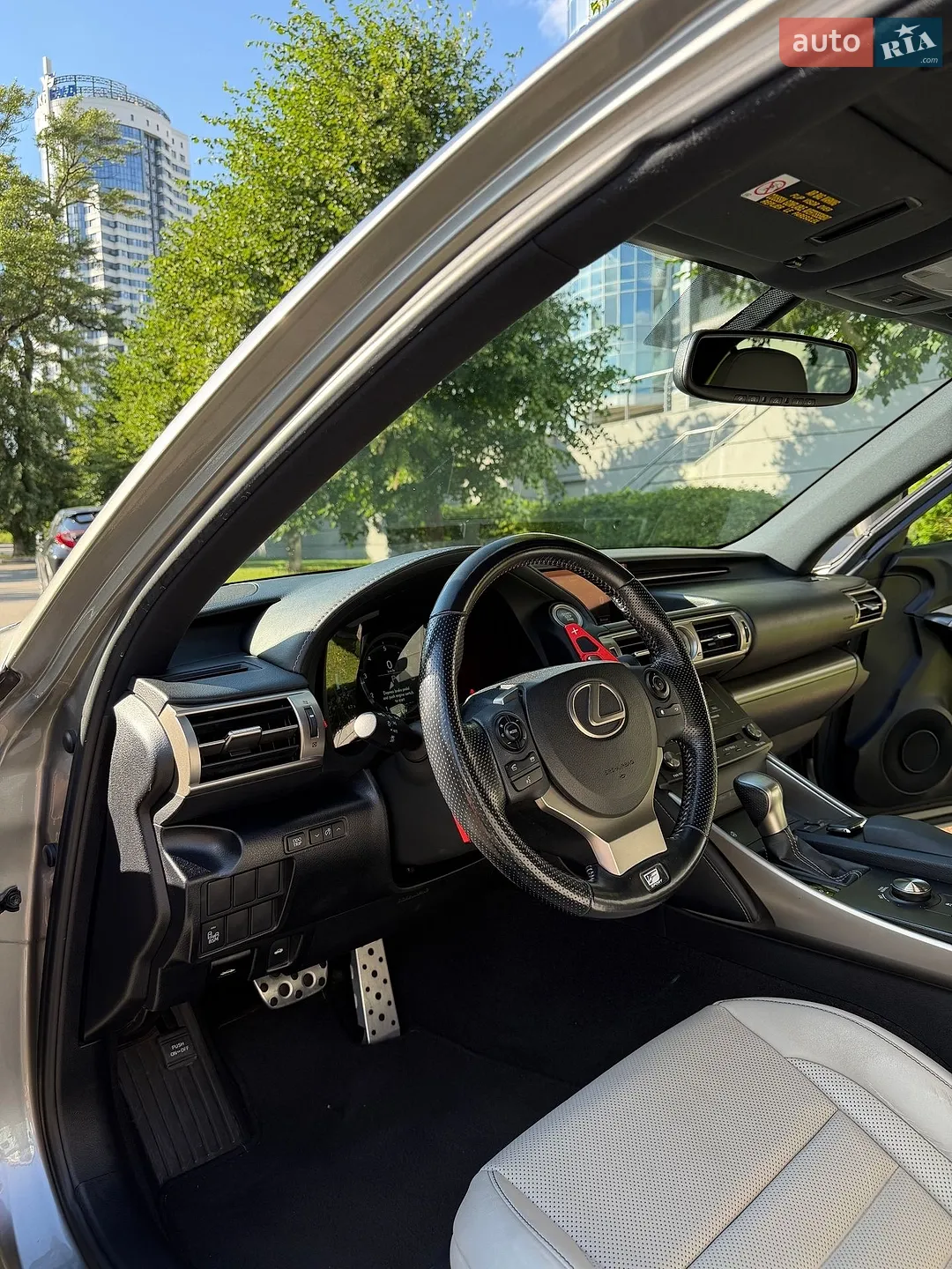 2015 Lexus IS - мініатюра 8