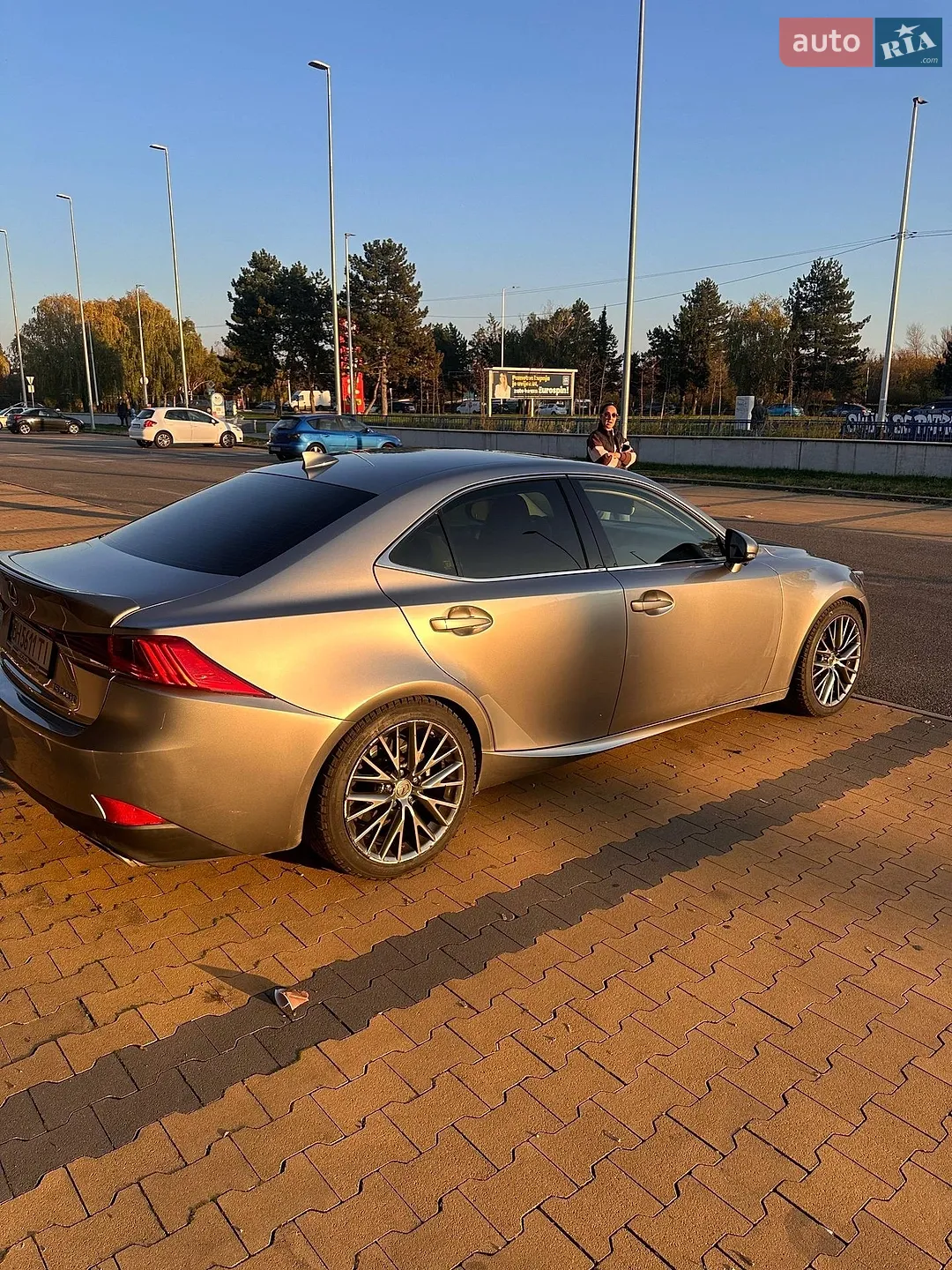 2017 Lexus IS - мініатюра 3