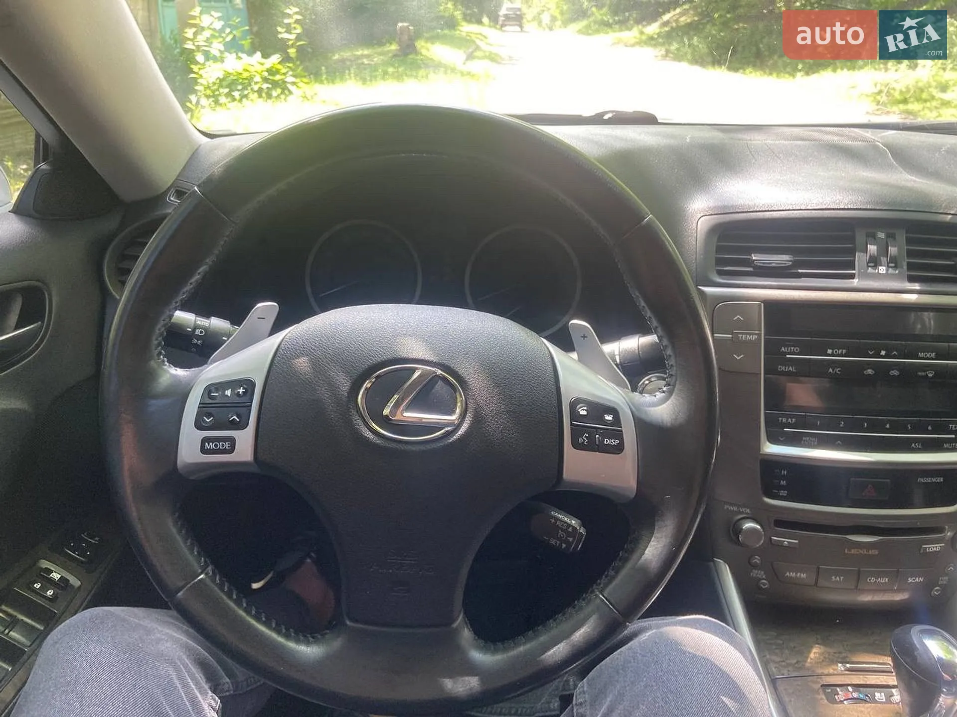 2011 Lexus IS - мініатюра 13