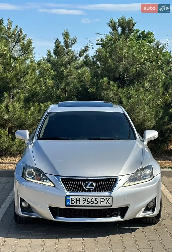 2011 Lexus IS - мініатюра 15