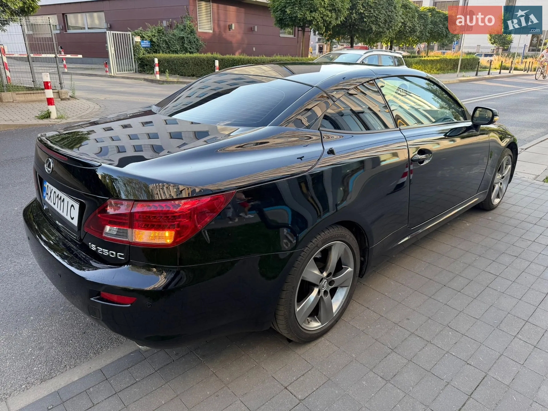 2011 Lexus IS - мініатюра 10