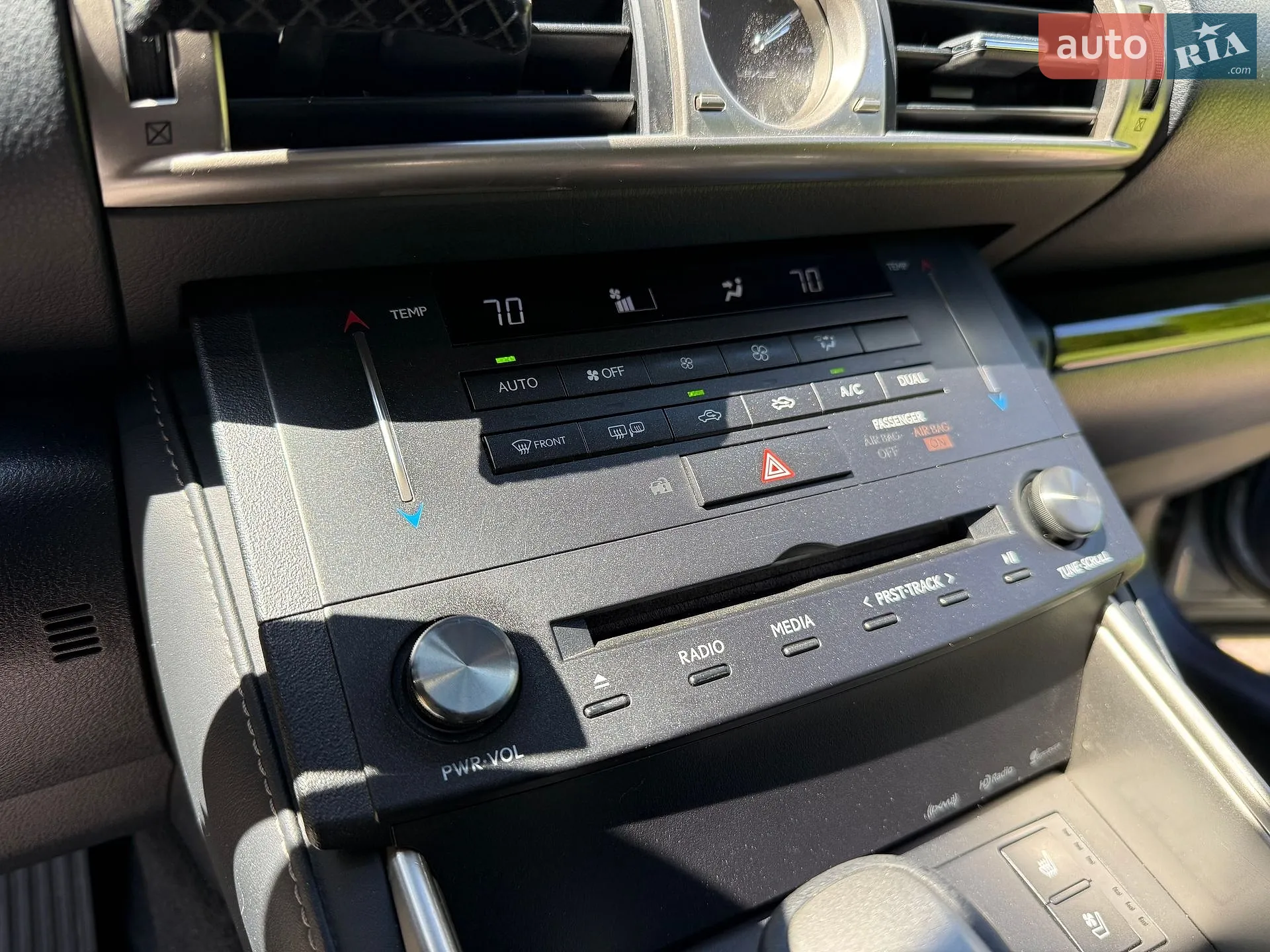 2014 Lexus IS - мініатюра 25