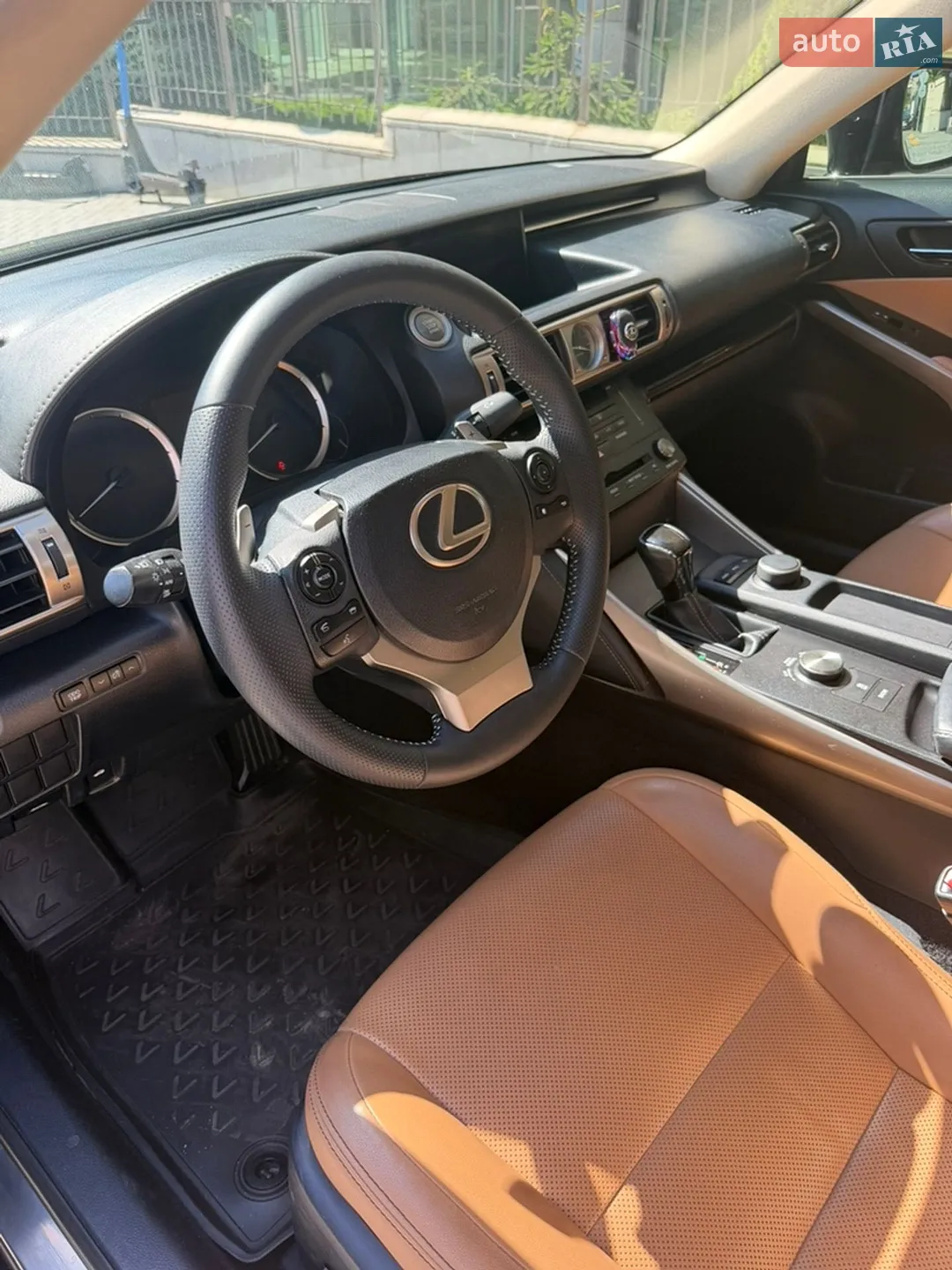 2015 Lexus IS - мініатюра 5