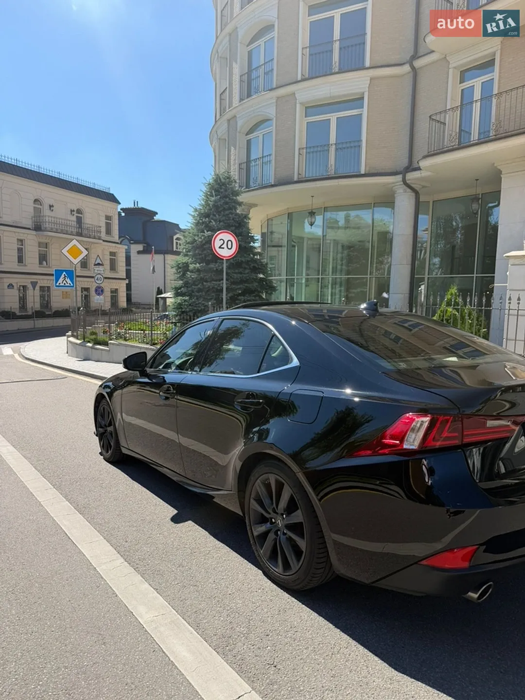2015 Lexus IS - мініатюра 8