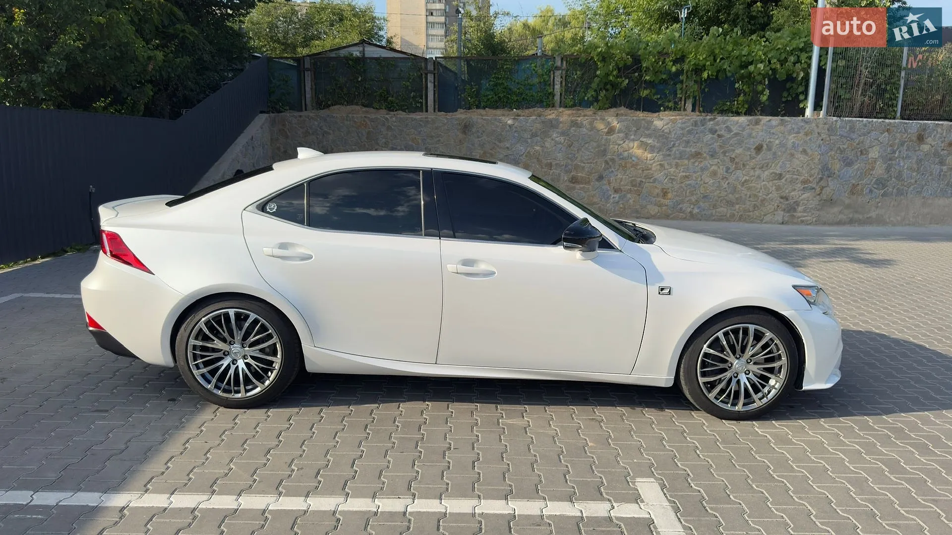 2016 Lexus IS - мініатюра 12