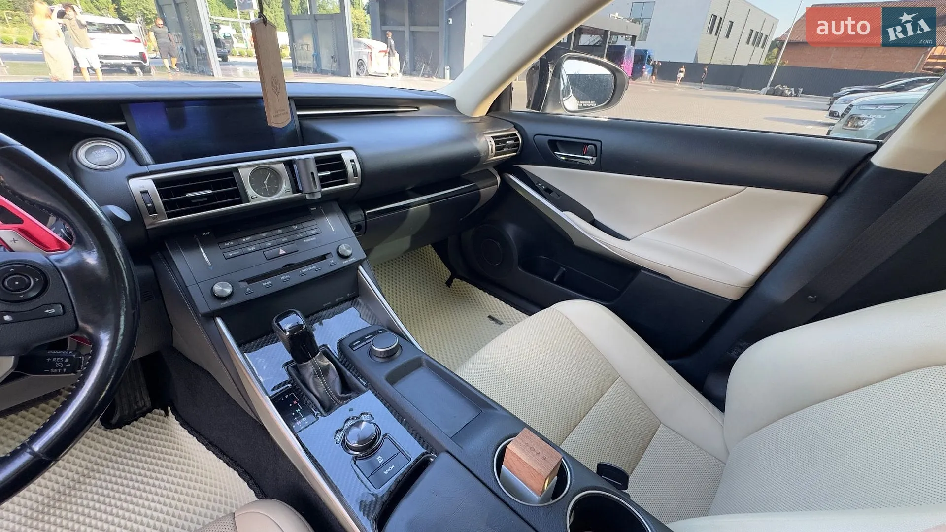 2016 Lexus IS - мініатюра 21
