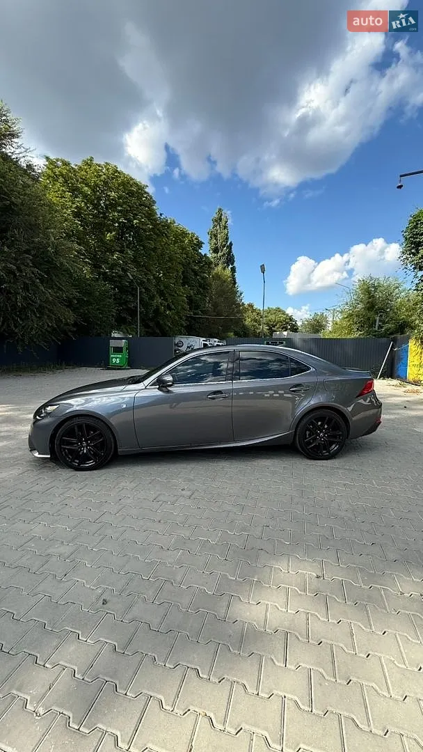 2013 Lexus IS - мініатюра 3