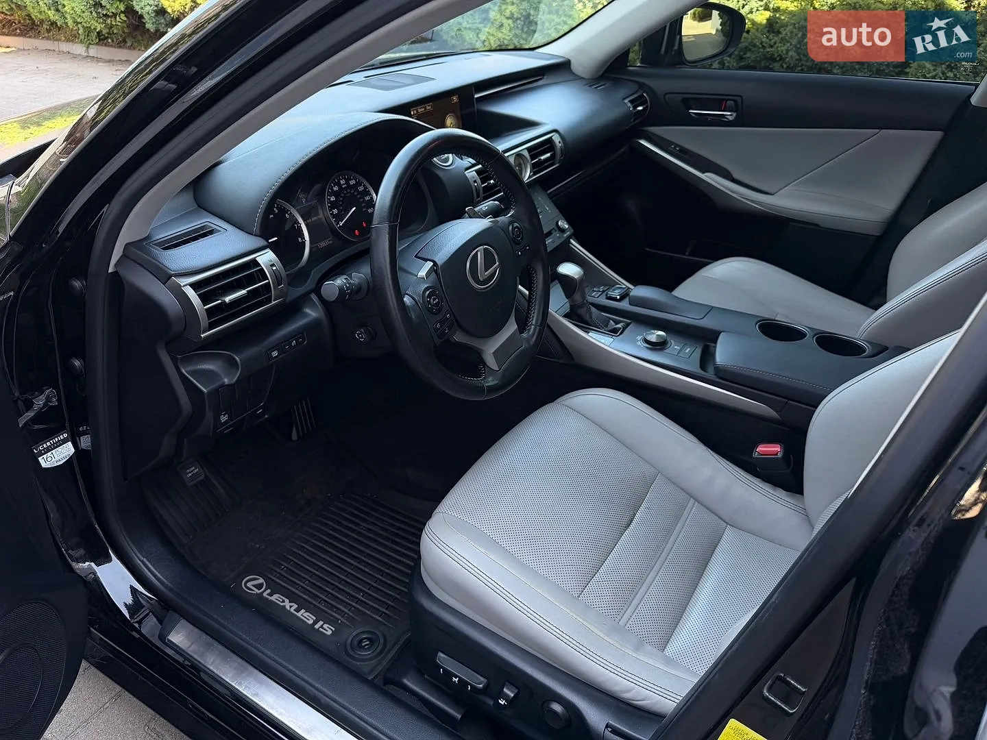 2015 Lexus IS - мініатюра 16