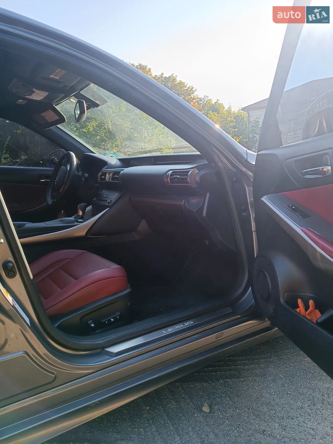 2015 Lexus IS - мініатюра 8
