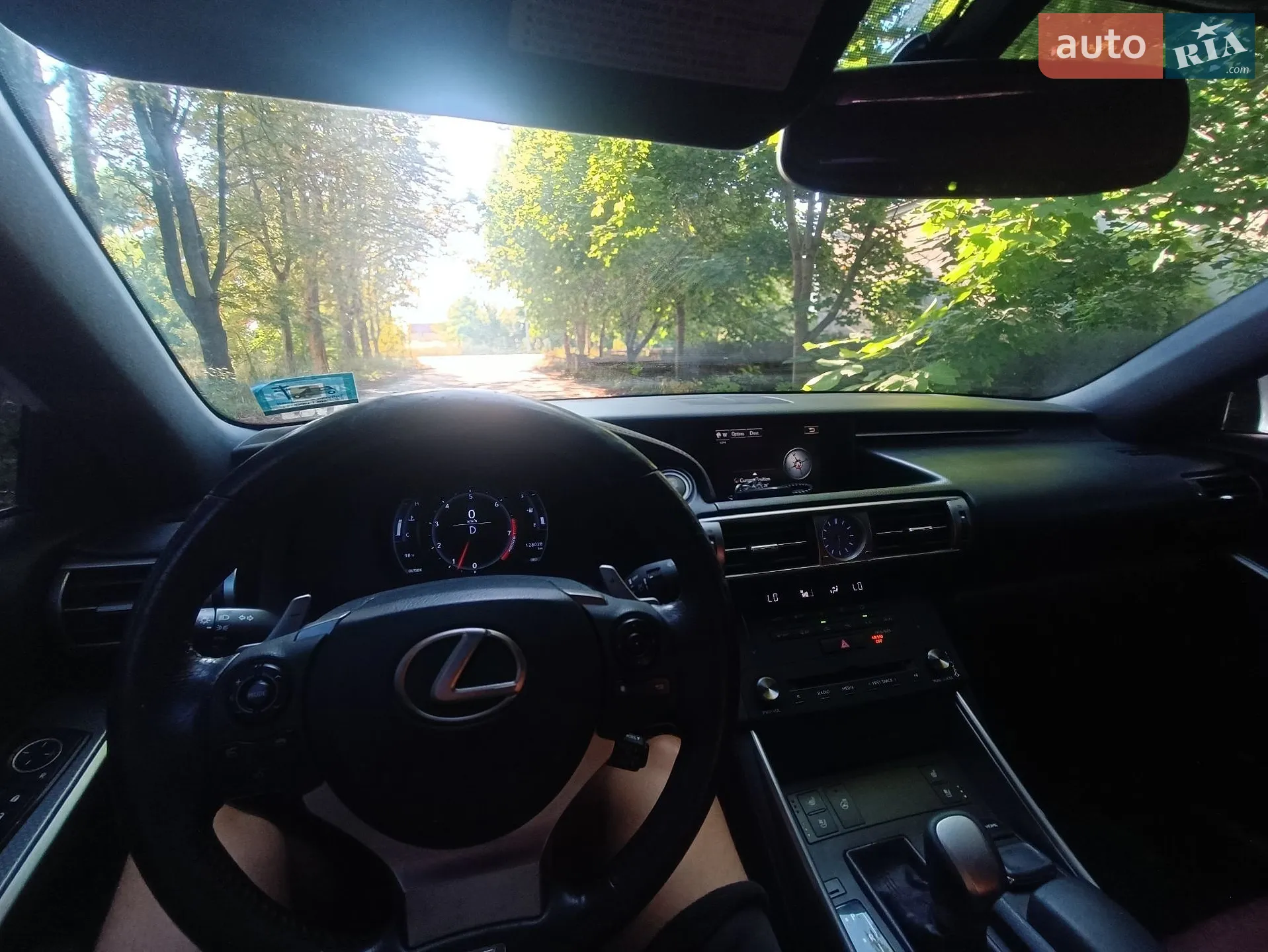 2015 Lexus IS - мініатюра 16