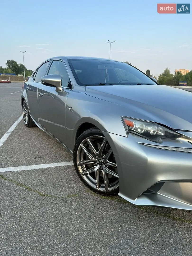 2016 Lexus IS - мініатюра 10
