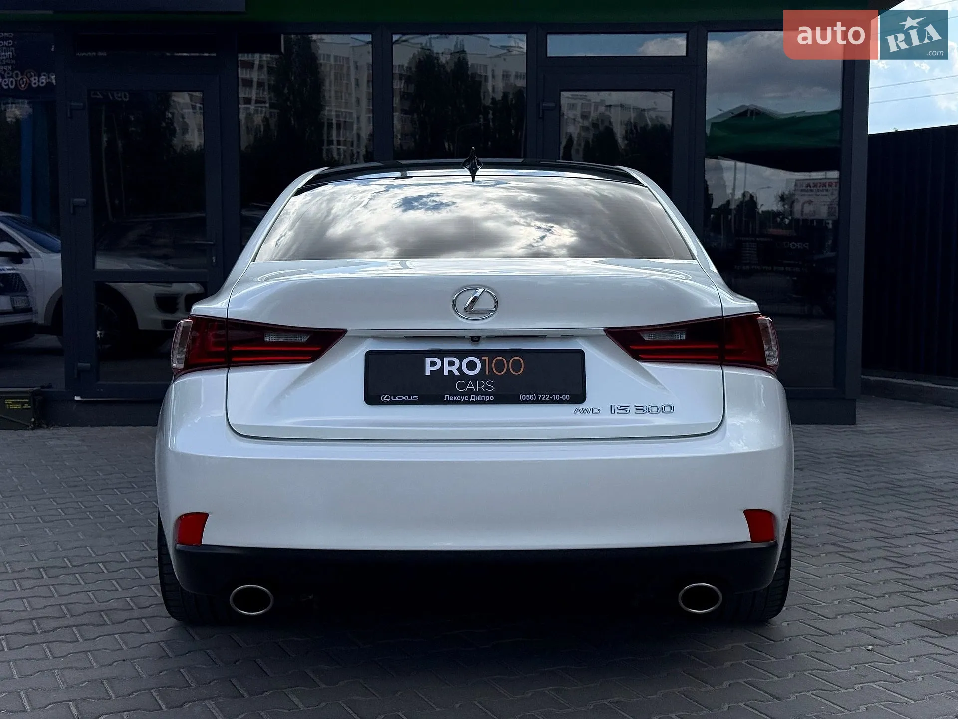 2015 Lexus IS - мініатюра 13