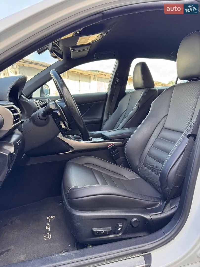 2014 Lexus IS - мініатюра 8