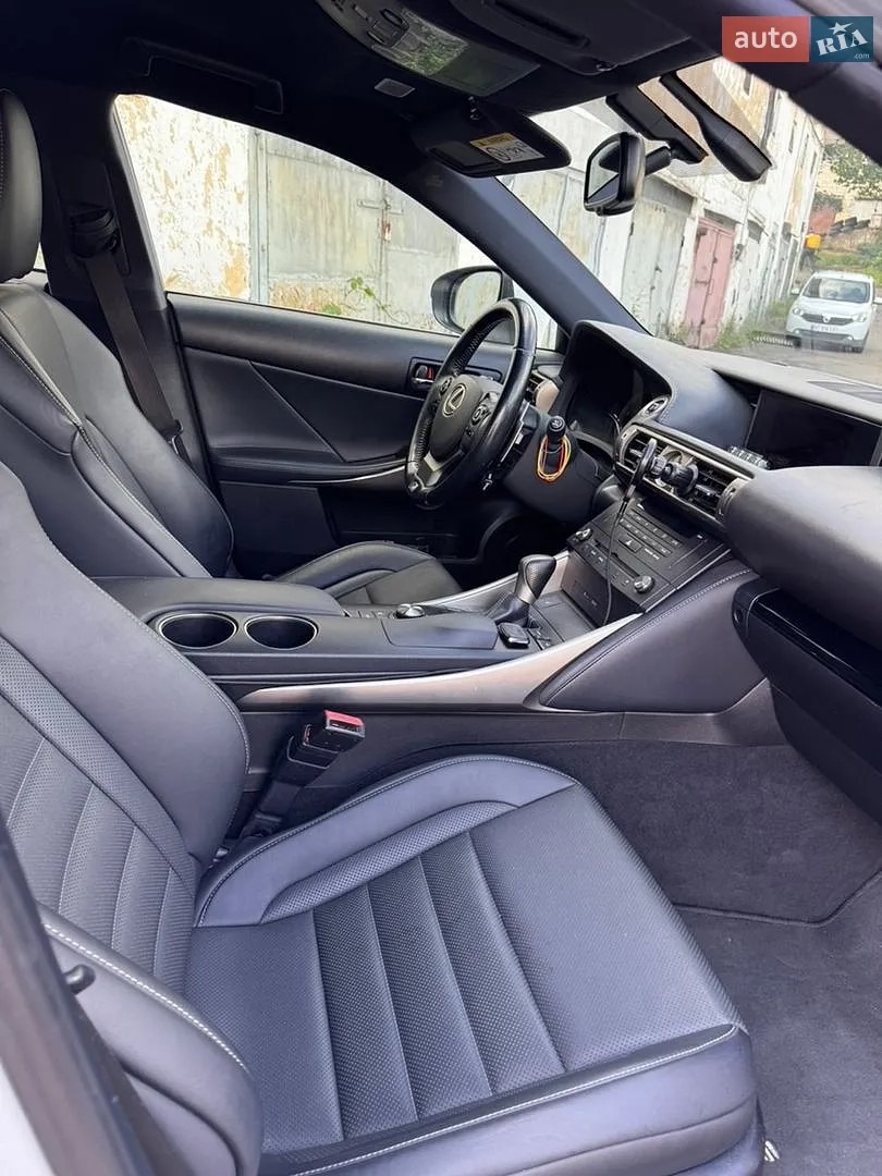 2014 Lexus IS - мініатюра 17