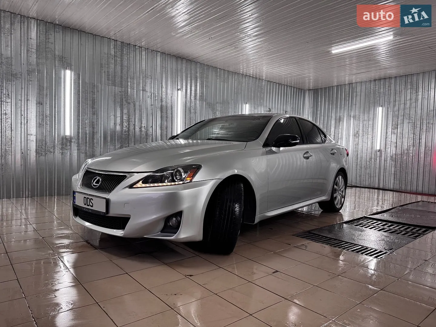 2010 Lexus IS - мініатюра 2