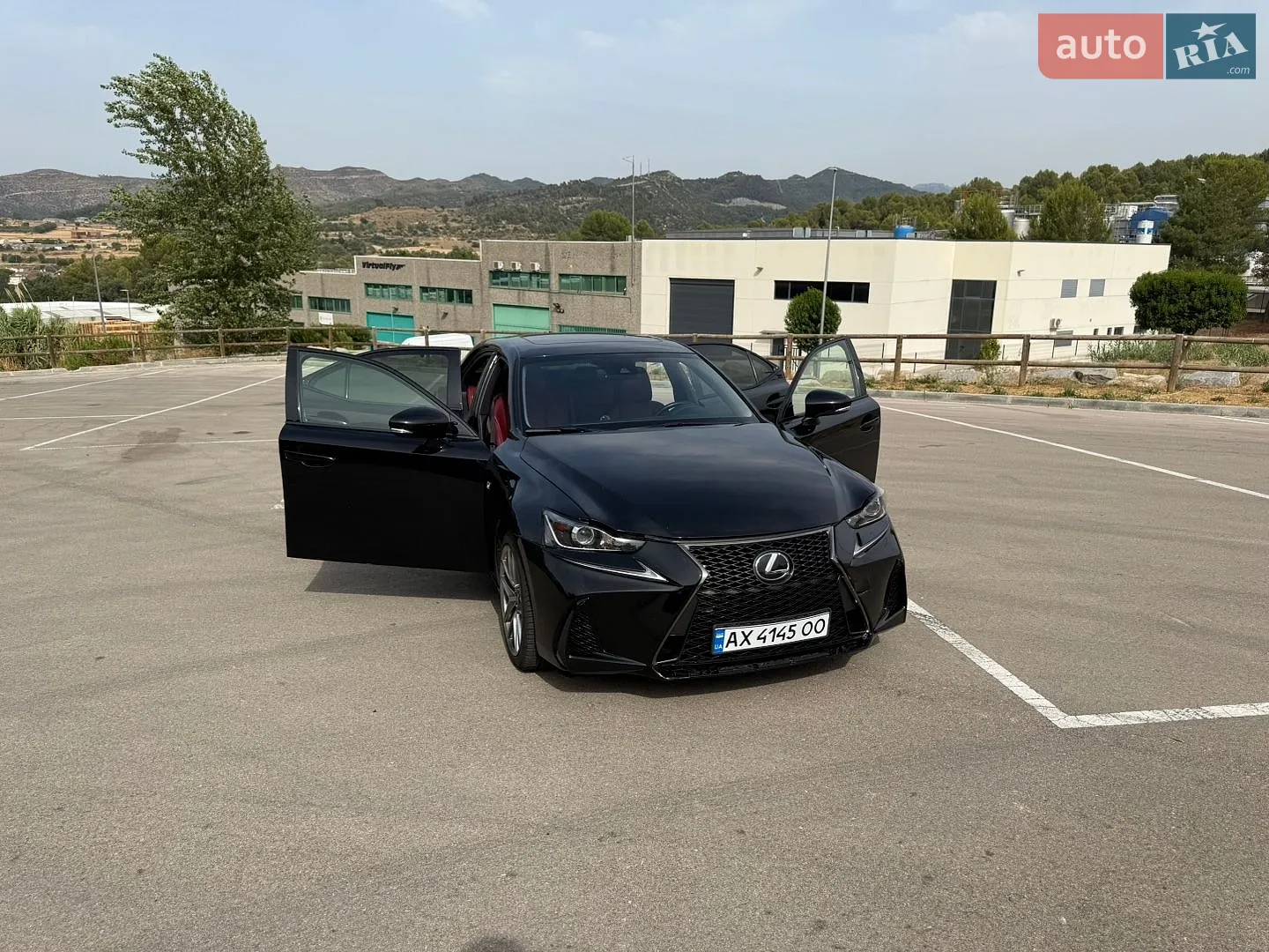 2016 Lexus IS - мініатюра 3