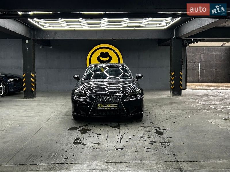 Седан Lexus IS 2014 в Чернівцях