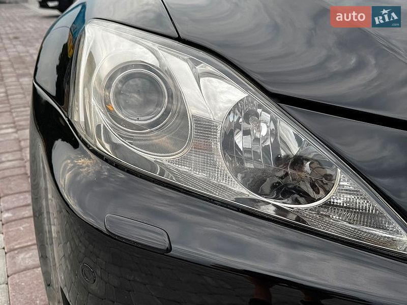 Седан Lexus IS 2006 в Тернополі