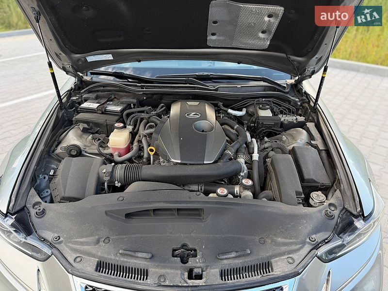 Седан Lexus IS 2018 в Хмельницькому