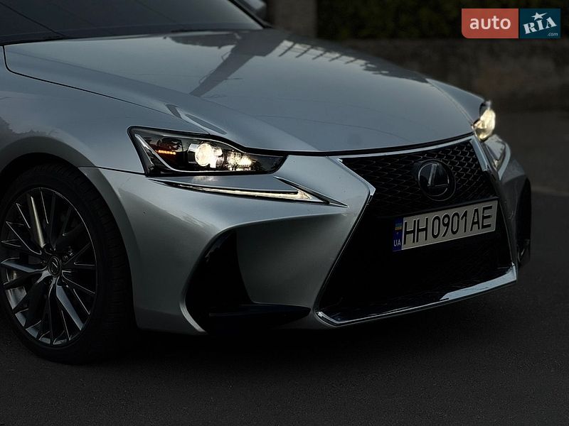 Седан Lexus IS 2017 в Одесі