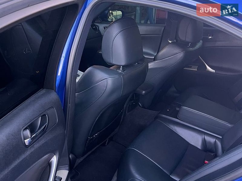 Седан Lexus IS 2008 в Днепре