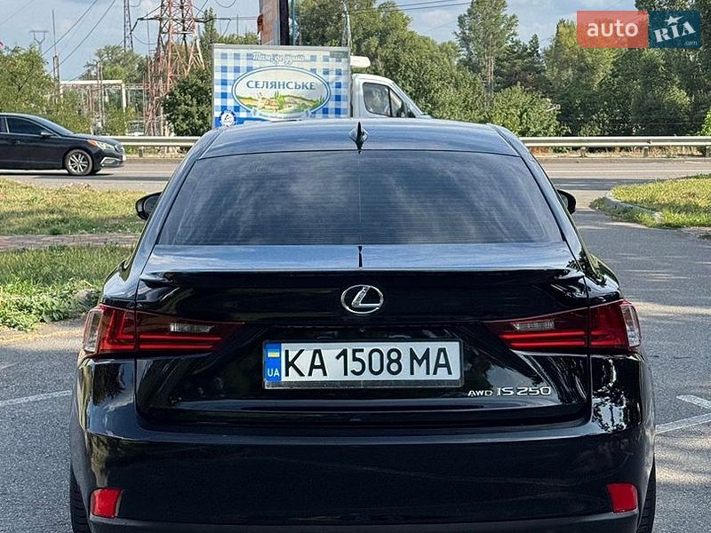 Седан Lexus IS 2013 в Вишгороді