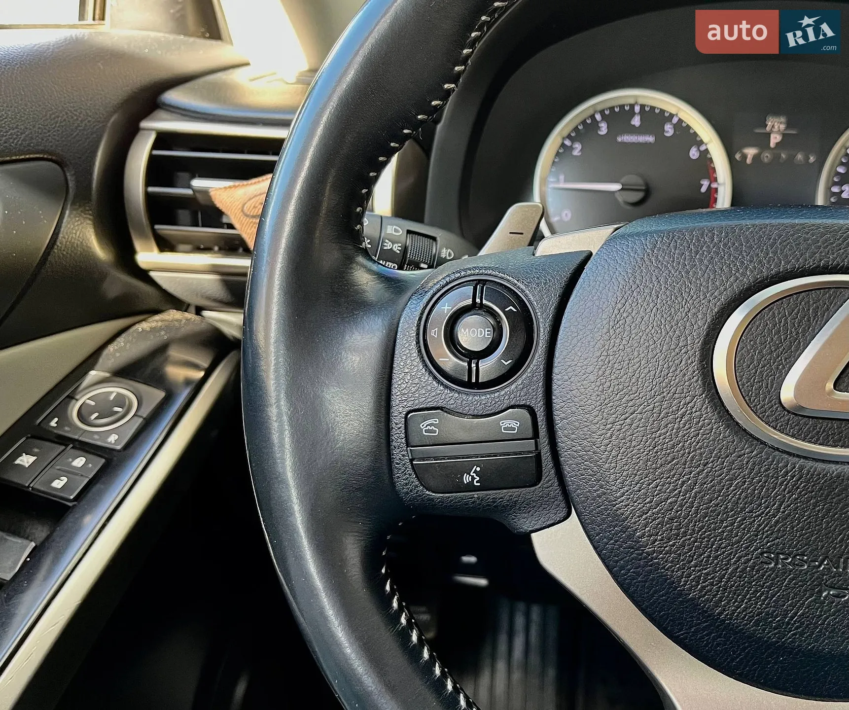 2013 Lexus IS - мініатюра 18
