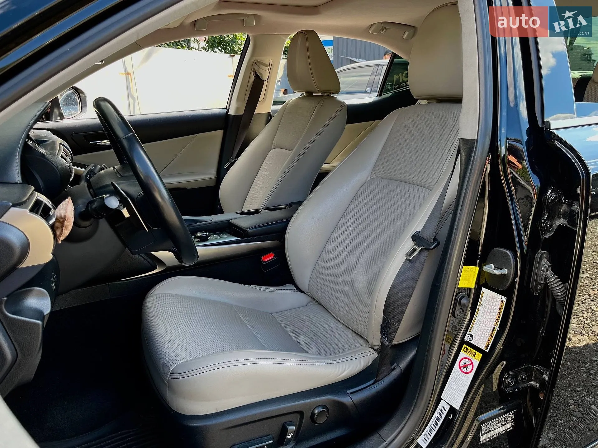2013 Lexus IS - мініатюра 11