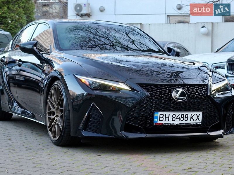 Lexus IS, фото з оголошення