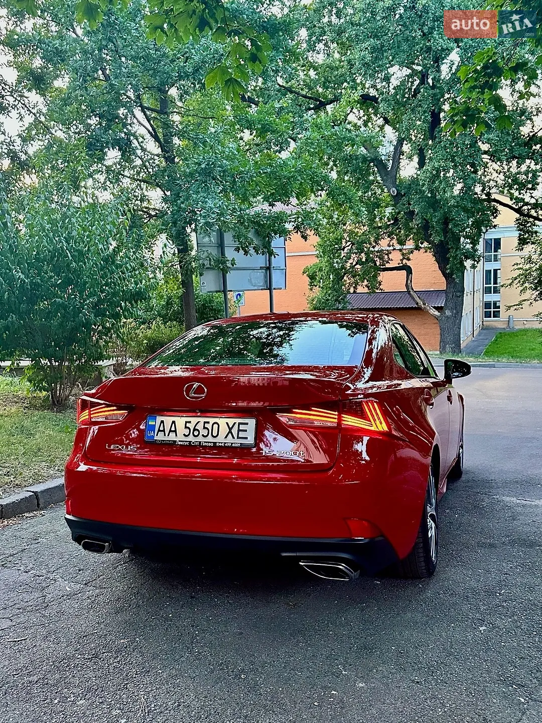 2017 Lexus IS - мініатюра 11