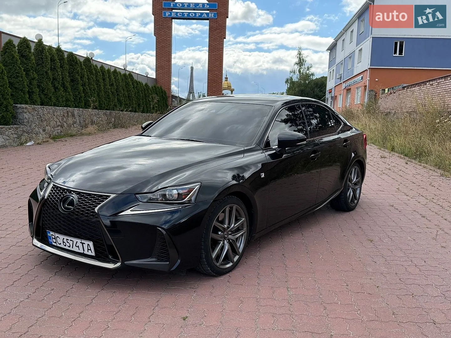 2017 Lexus IS - мініатюра 8