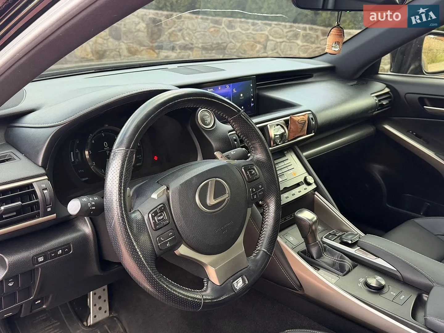 2017 Lexus IS - мініатюра 11