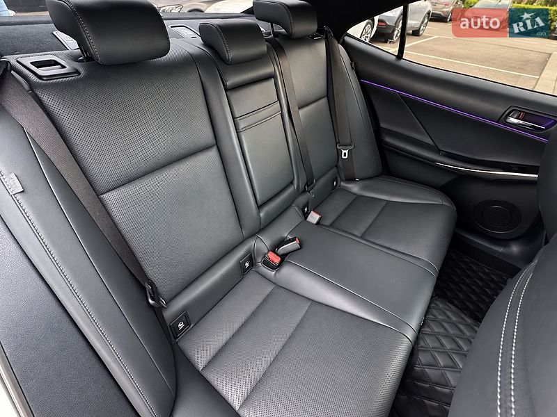 Седан Lexus IS 2014 в Києві