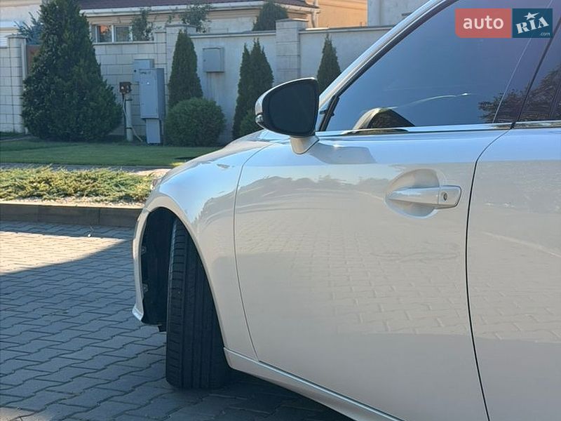 Седан Lexus IS 2015 в Одессе