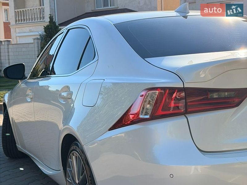 Седан Lexus IS 2015 в Одессе