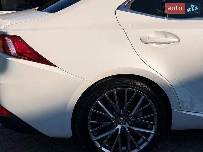 Седан Lexus IS 2015 в Одессе