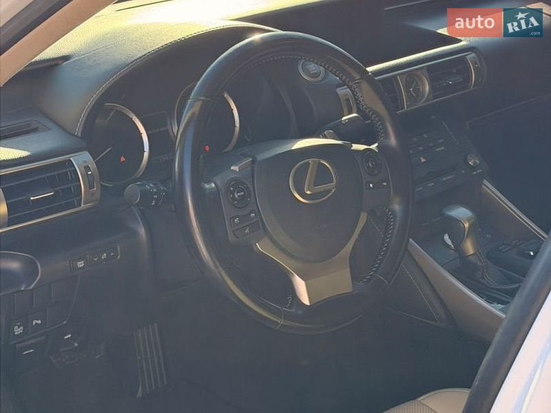 Седан Lexus IS 2015 в Одессе
