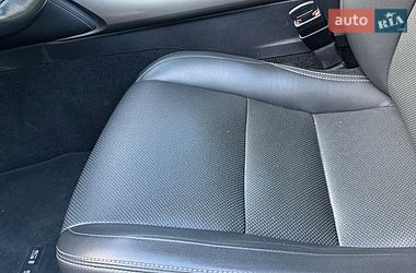 Седан Lexus IS 2015 в Киеве