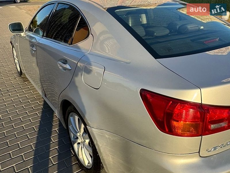 Седан Lexus IS 2007 в Киеве