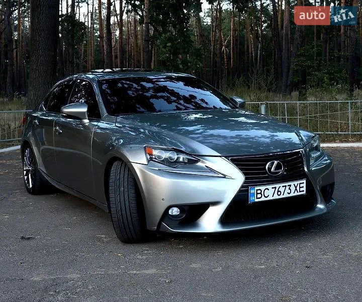 Lexus IS 2015