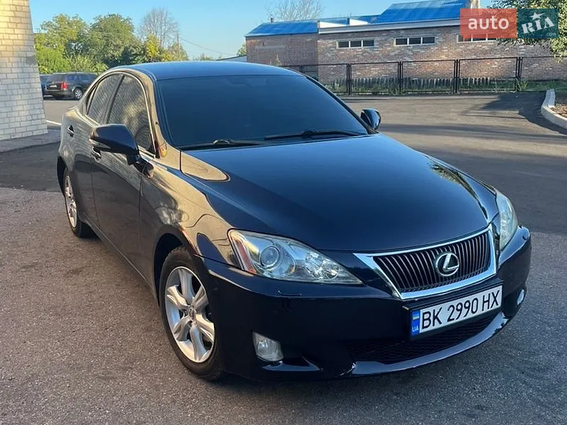 Lexus IS 2010
