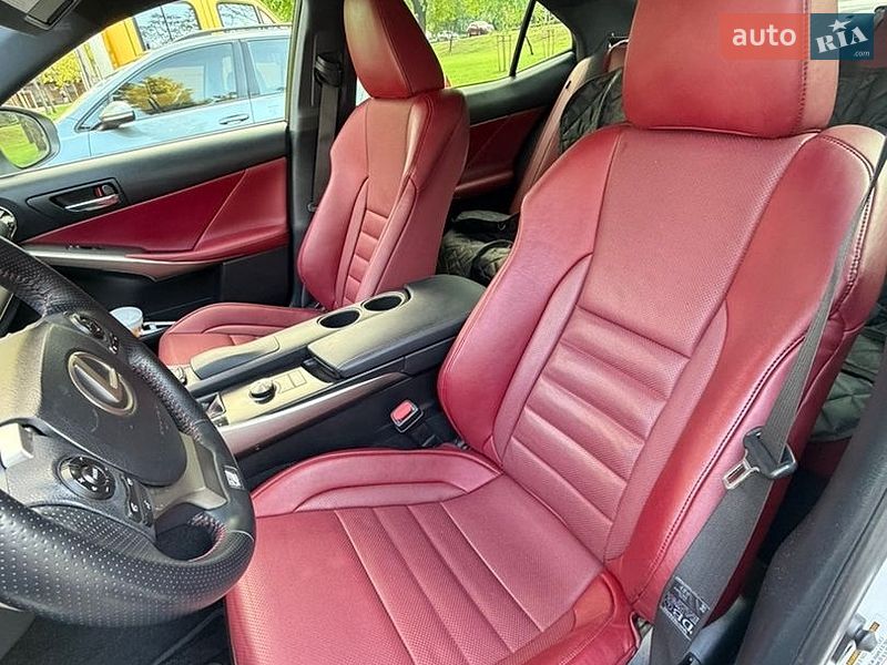 Седан Lexus IS 2015 в Киеве