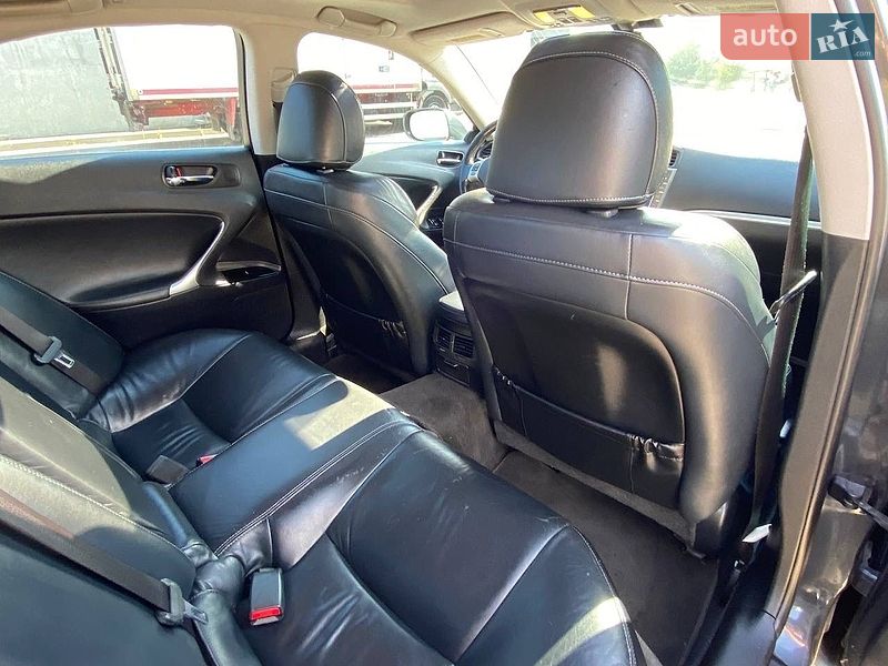 Седан Lexus IS 2011 в Киеве фото 23 Седан Lexus IS 2011 в Киеве