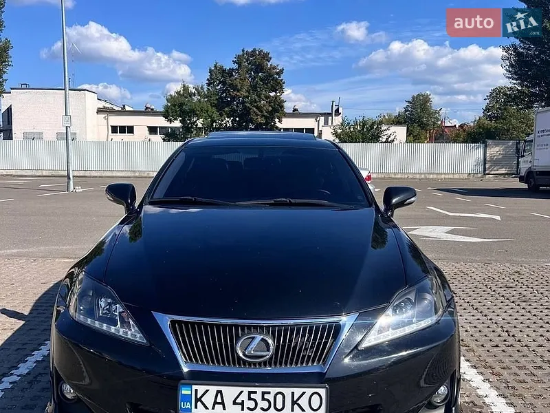 Lexus IS